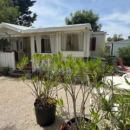 Le Tamariu Mobil Home Campsite *